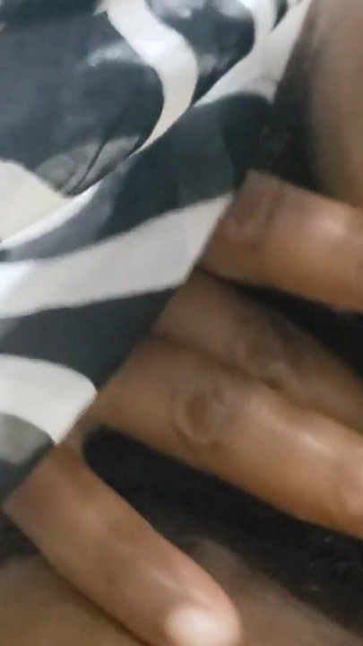 Fingering memek berbulu hot & amatir yang hot banget | Klip 3