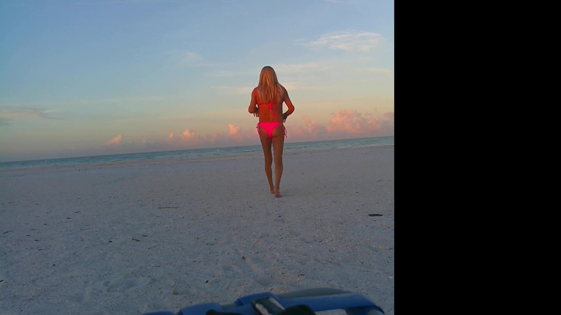 Slatki bikini na plaži