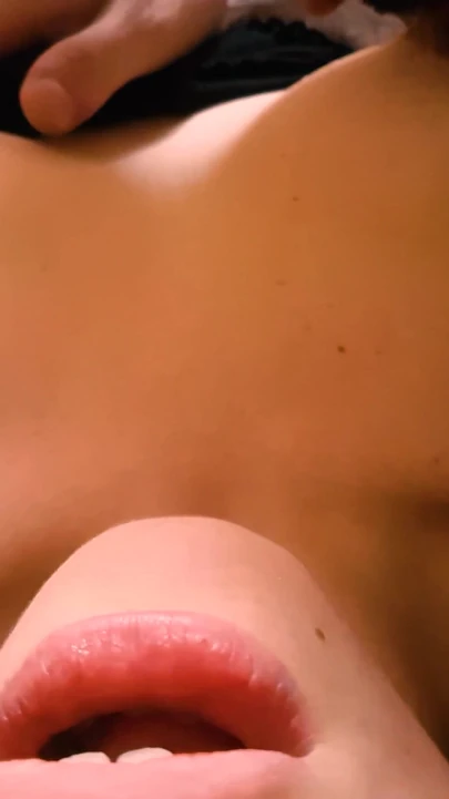 Detik emosi dari "orgasme keras untuk rakan sebilik jalang saya - Unlimitedorgasm Menghisap puting"