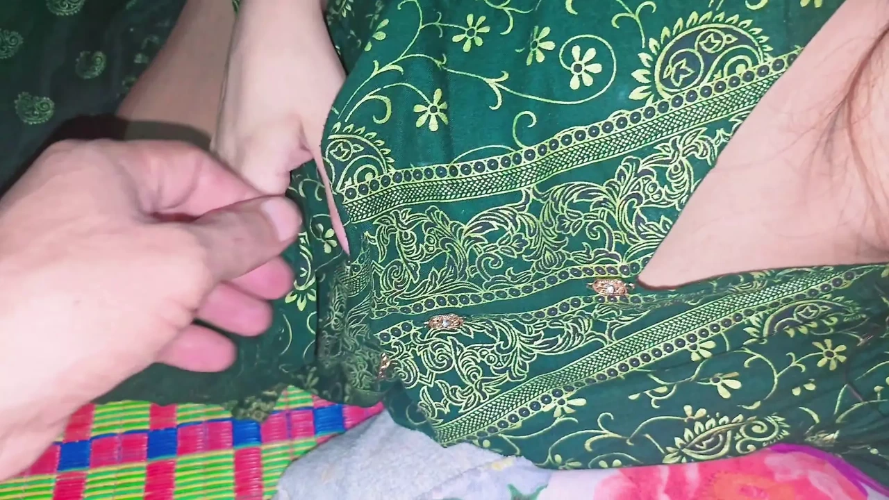 Chut Nahi Dongi - Andar Na Dalna Bas Haath Laga Lo🥵