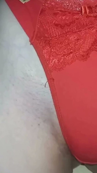 Cum on top of the redhead's pussy | Clip 1