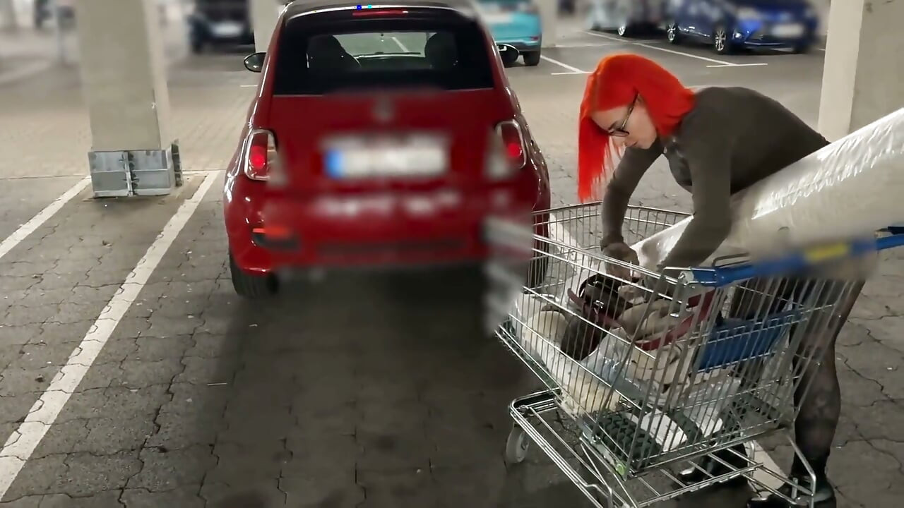Carpet Slut Picked up From the Furniture Store: Ao Fuck Until She Runs