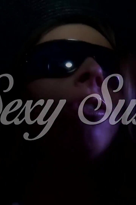 Seksi Susi yaşlı sevgilisini açık havada sikiyor ve boşalıyor