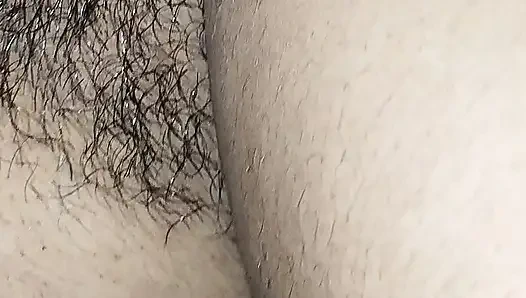 Menikmati melakukannya dengan seorang gadis dengan memek besar.