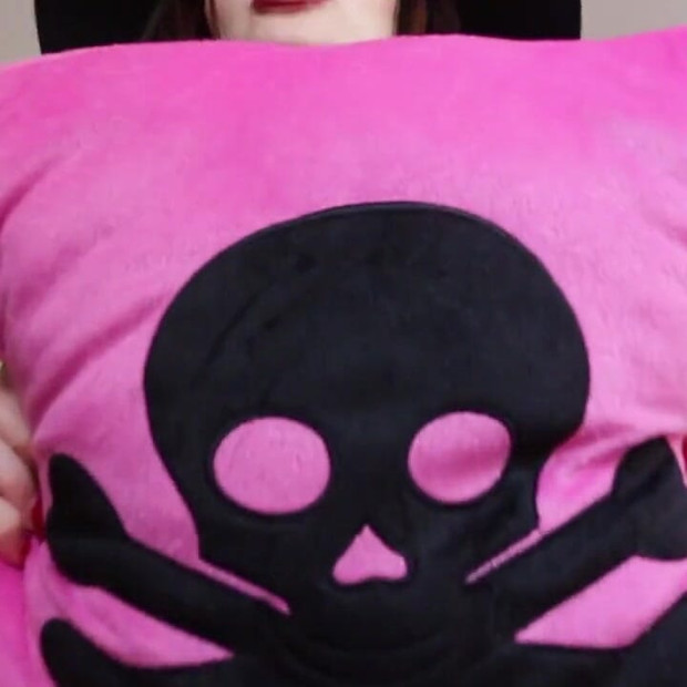 Saya berkahwin awak untuk kekayaan awak