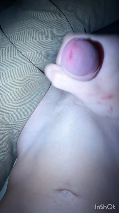 It’s weekend with no one to fuck me as usual I need to cum so a man’s gotta do what a man’s gotta do
