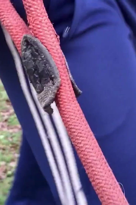 그래서 겨울이고 외부는 쩌는 추워요. 속옷을 입고 외출하고 있어