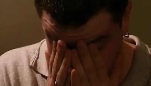 Sarışın sürtük amcığıyla oynuyor