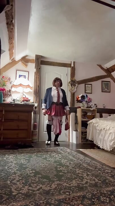 晚上穿着苏格兰小裙