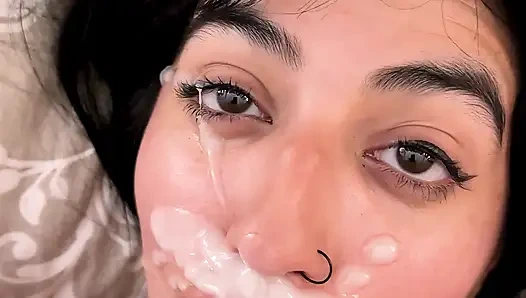 Übergehängte pakistanische schlampe bekommt eine riesige gesichtsbesamung