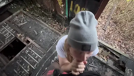 Maja has sex in an old train that wasn't part of the plan