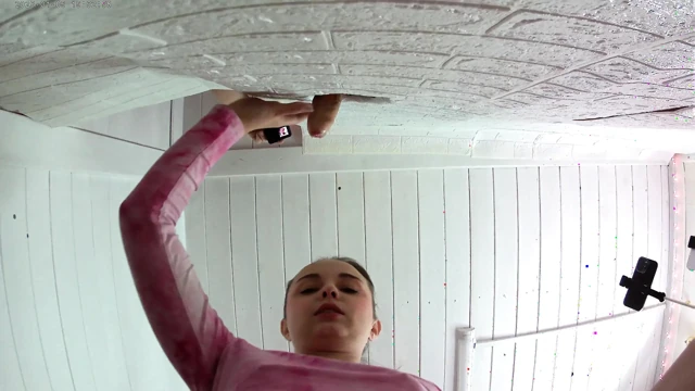 Gloryhole It seems to enjoy this more than expected. Sheer MisssVikki