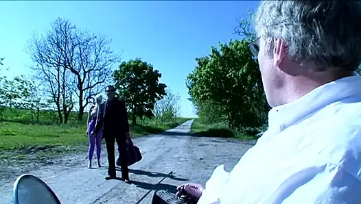 Yaramaz Çiftlik Kızı Çifte Penetrasyon Azdırıyor