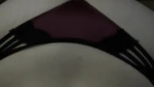 Моя сводная сестренка так хорошо отсосала мой член, что я была в выключенном за считанные секунды из-за ее тугой киски