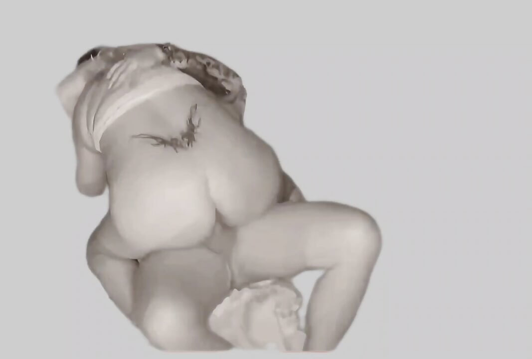 PUCHIS - MAMA VITREGA ANALA IMI INCAVALCA PULA CU FUNDUL EI SI ARE UN ORGASM ANAL ADEVARAT, SPERMA CURGE