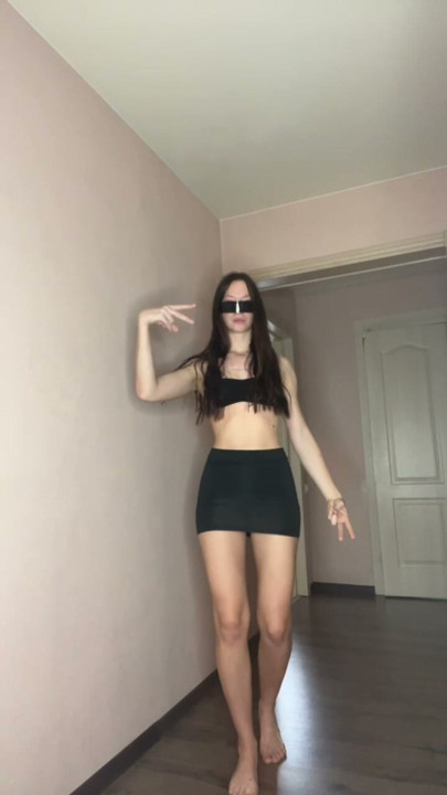 Tall women - black skirt