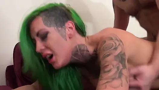 Adegan euro hornies -1 tante semok rambut hijau montse swinger dientot habis-habisan sama kontol cowok berumur