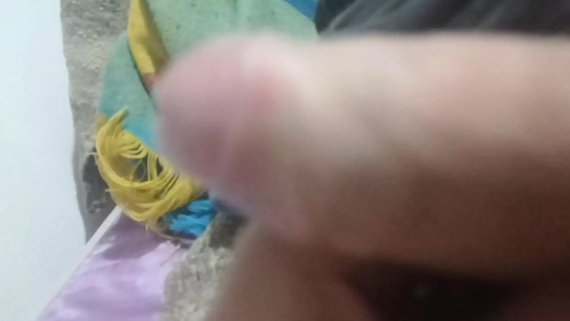 大量のザーメンとおもちゃで初めてのアナルセックス