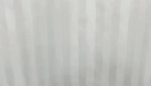 an einem tobrut-mädchen unter der dusche wird am ende erwischt