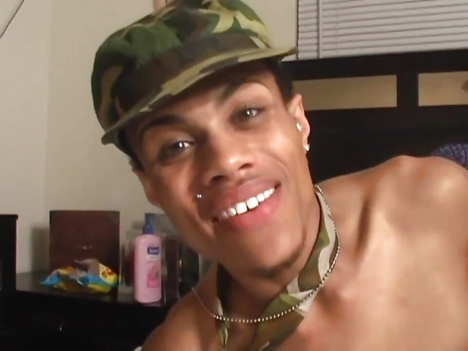 黒人男のお尻舐めてるお尻クソ三人組