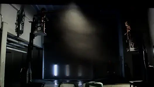 Seks threesome paling hot dua pelacur pecandu fetish dan pria kontol besar