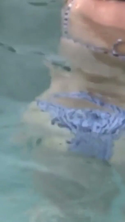 Kompletne wideo z mojego pierwszego doświadczenia na plaży z innym mężczyzną, w wieku 58 lat zdradziłem męża | Klip 1