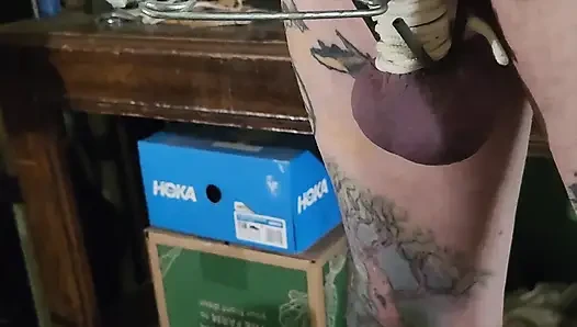 Goode girl bakış açısı kocasının yarağı ve taşaklarıyla cbt eğlencesi