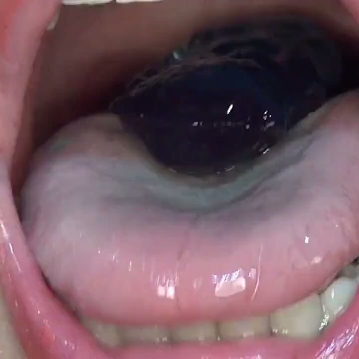 Luar biasa! Aku menelan monster besar!!