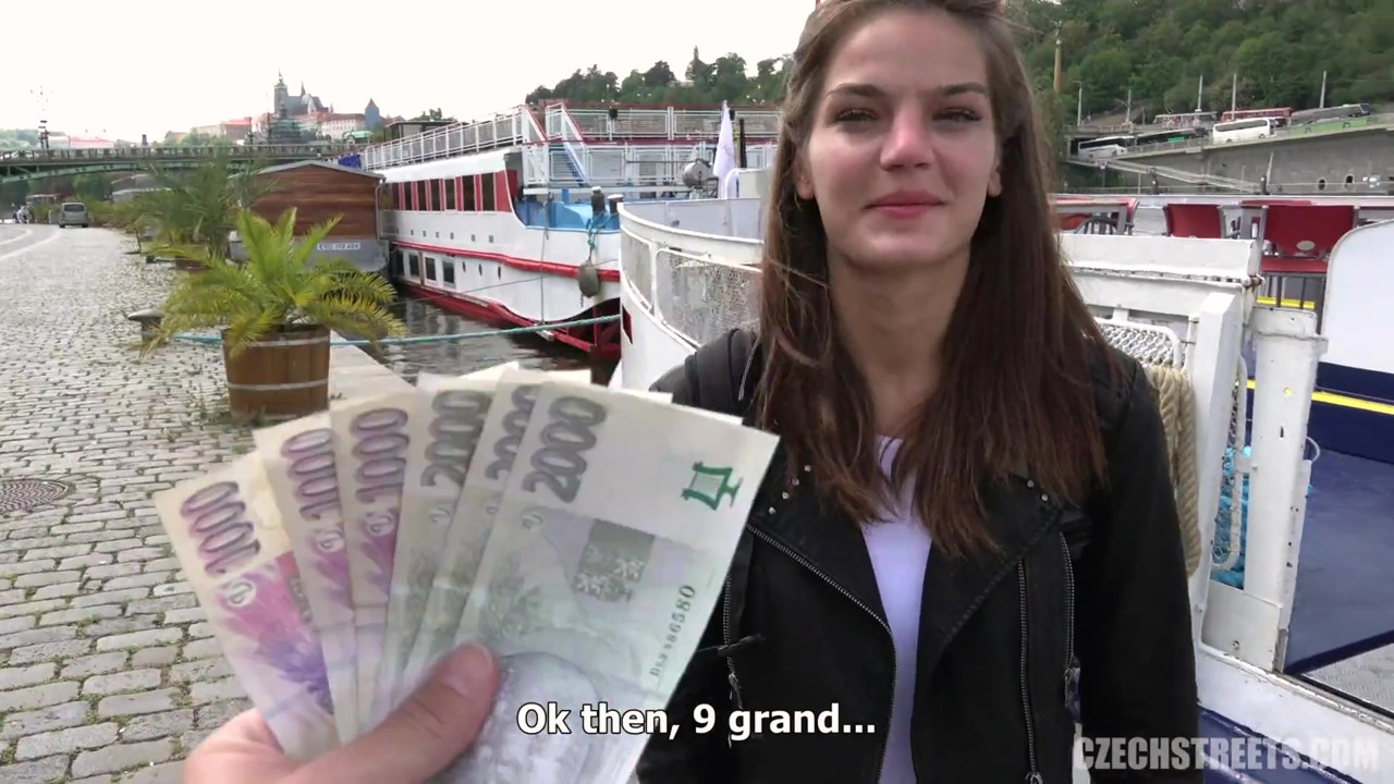 チェコの街 - 史上最もシャイな女の子