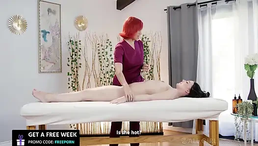 ALL GIRL МАССАЖ - Whitney Wright получает массаж задницы, превращаясь в лизание очка в лесбийский трах