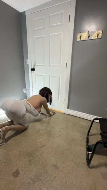 Unforgettable moment from "Hot trans , looking for big snake in her tight white dress"
