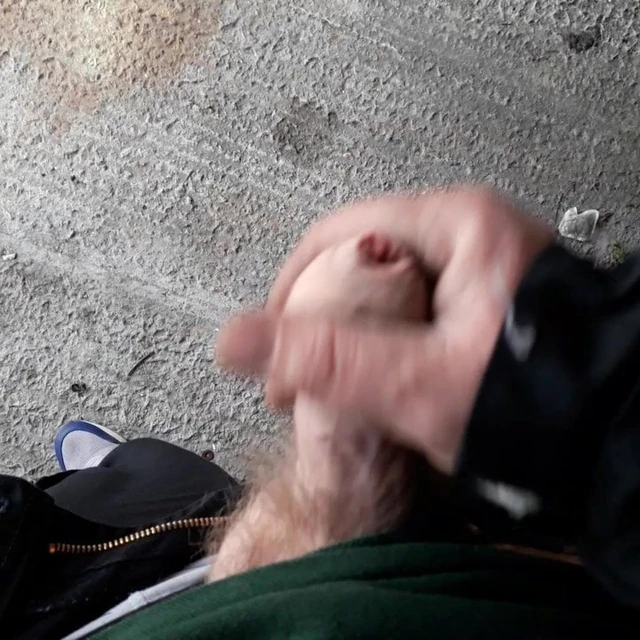 Засвет в гараже со спермой 2