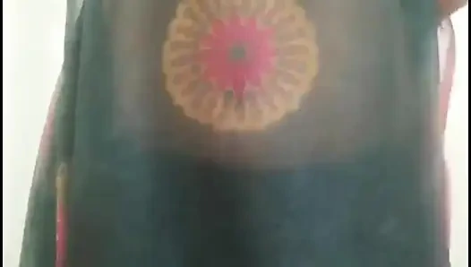 Дези Saree раздевается, соблазняет - полностью обнаженная соло игра - интенсивный оргазм - без лица - 4K