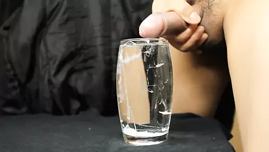 bir bardak su içinde cumming
