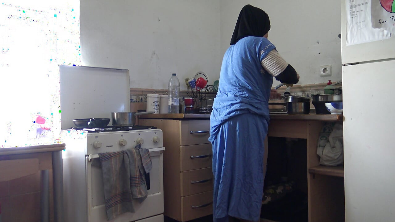 HOMEMADE HARD FUCKING ARAB WIFE IN KITCHEN