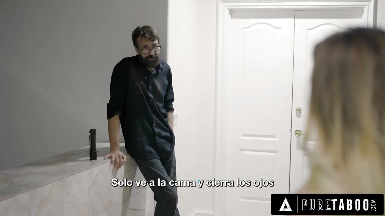 PURE TABOO Riley Star Üvey Babasını Daha İyi Hissetirmek İçin Kesinlikle Onunla Sikişirdi - İSPANYOLCA ALTYAZILI