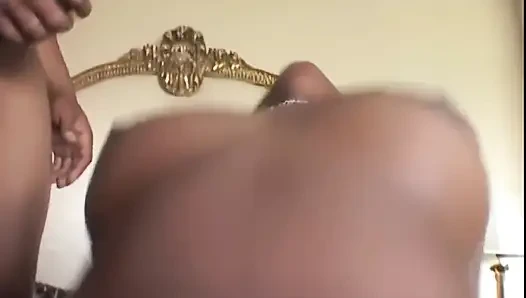 Yeni bir kız büyük penis pornosunda