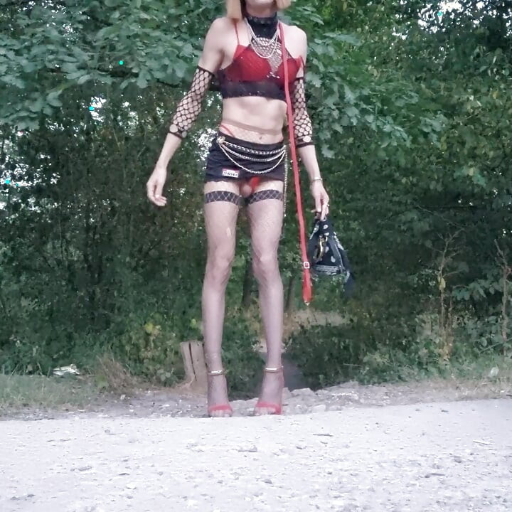 SchooL❣️Teacher shows off in the car park of La Faisanderie. [⁵Jul²⁶] ²⁰h ²³h VaneSsaBiTCHx PariSChienneTrvprod⁹¹
