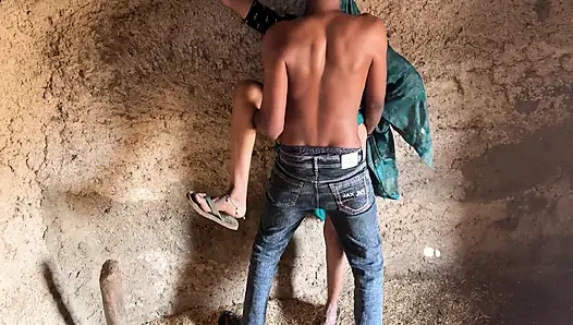 Soteli üvey anne ke shath dışarıda