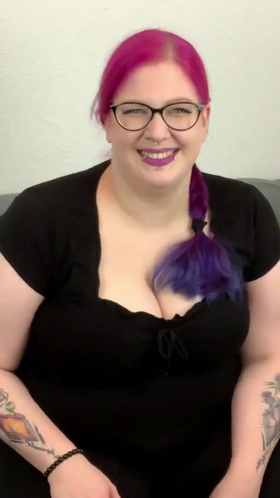 Jaw-dropping moment from "Looner Fetish: German Abby Strange pops balloons"