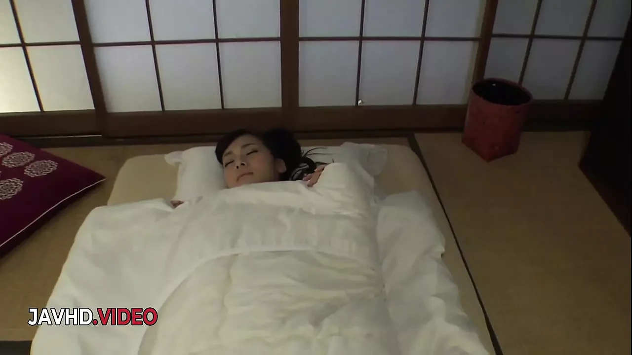 สาวเอเชียสุดฮอต Yui Oba ช่วยตัวเองหีเธออย่างเข้มข้นบนกล้อง