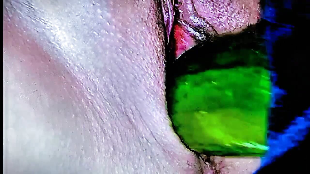 Miss Khalifa Dildoing With Mandingo Cucumber For Her Thirsty White Shaved Big Pussy
