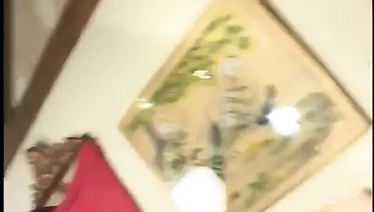Memek sempit cewek rambut cokelat ini dientot habis-habisan di sofa