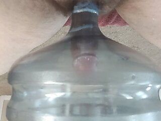 कमिंग में एक कुलीगन पानी की बोतल