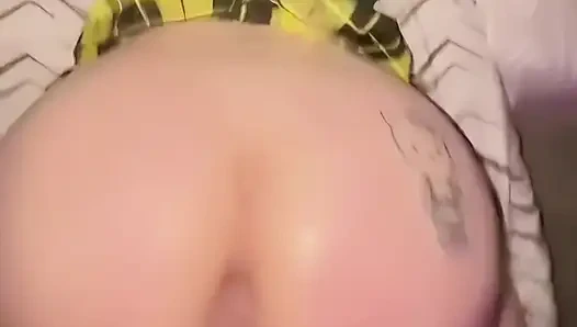 Sarışın Tatlı Fenerbahçeli Komşusunu Evde Teselli Ediyor