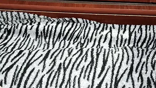 Homemade Masturbation in Front of the Mirror Without Taking off Her Panties