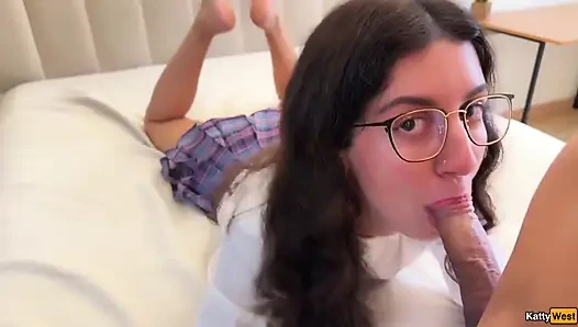 Wisst ihr, dass Mädchen mit Brille aktiver im Sex sind als mädchen, die sich wie schlampen kleiden?