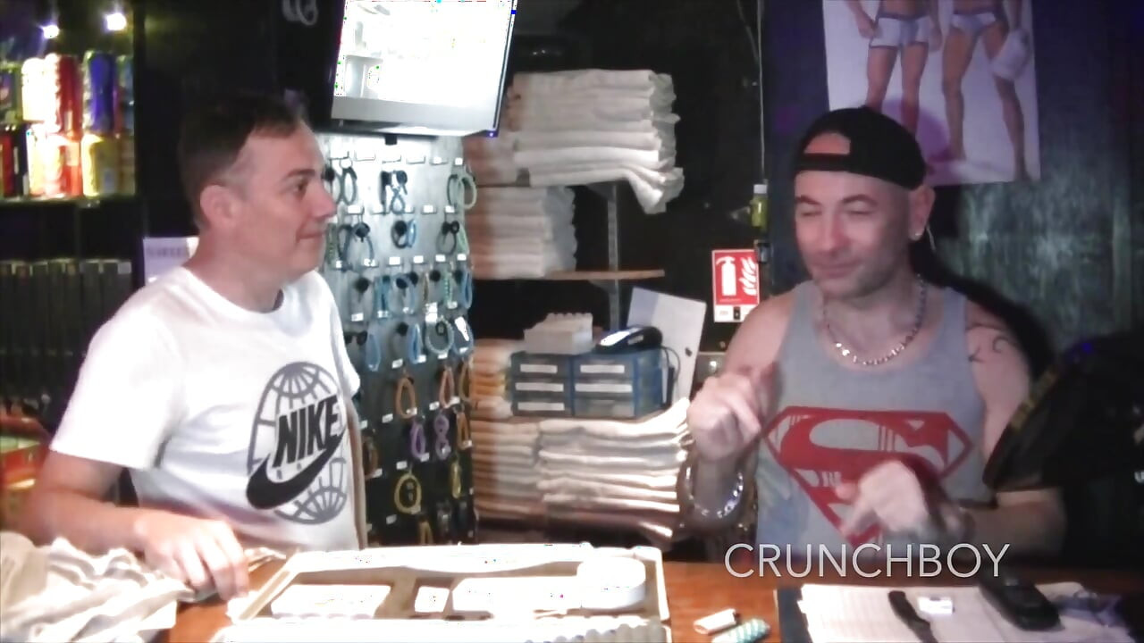 2354 Suxking Dock in Glory Hoels i Jebanje od Prijatelja