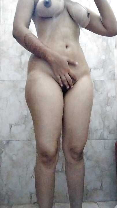 New married bhabhi ko dekhkr lund hilaya
