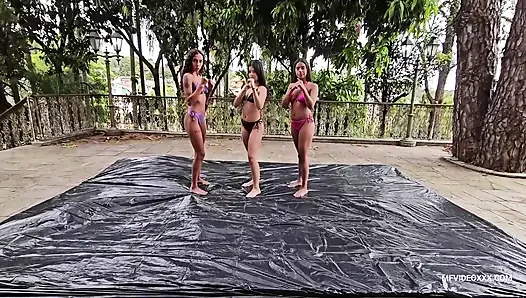 Pertarungan super hot tiga cewek imut yang super seksi